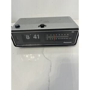 Panasonic RC-6253 FM/AM Flip Clock Radio Vintage Chrome